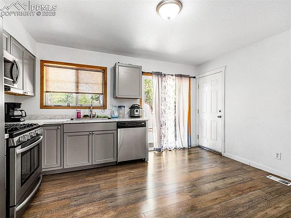 5th image of 2730 Monica Dr W
