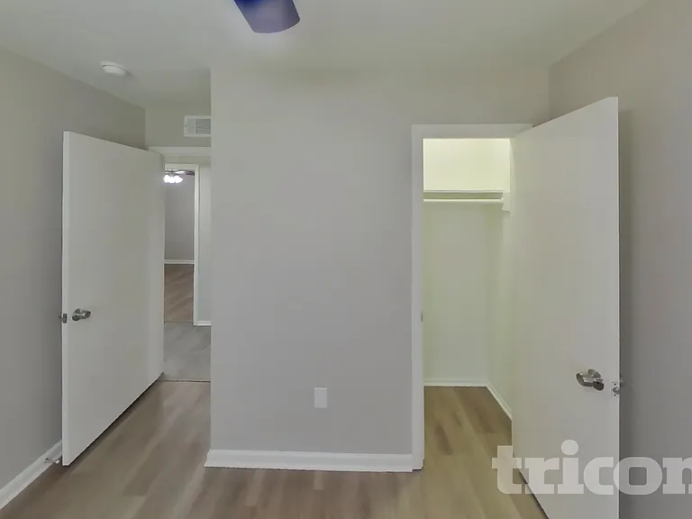 3221 Edgebrook Dr — Photo 8