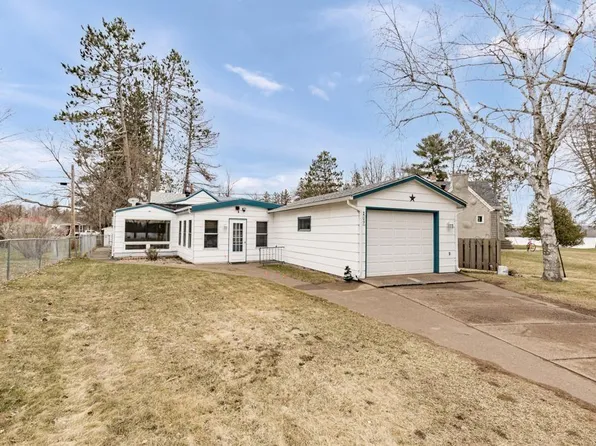 209 1st St, Moose Lake, MN 55767