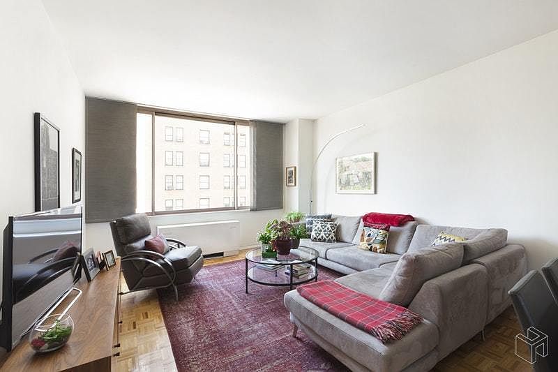 1st image of 101 W 79th St APT 7A