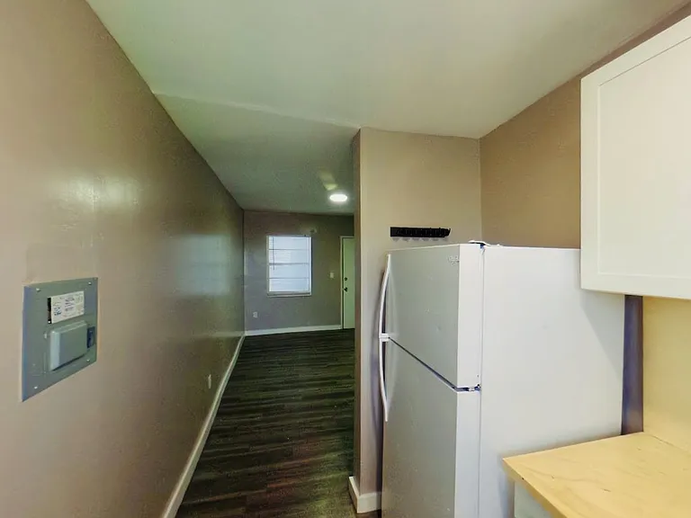 Centrally Located Gated Property Just Outside of Downtown Miami — Photo 43