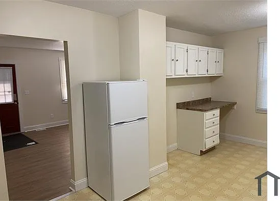 3702 Calvert Ave — Photo 6