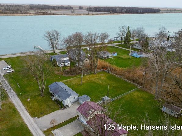 125 Maple Ave