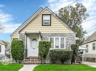 42 Ash St, Valley Stream, NY 11580