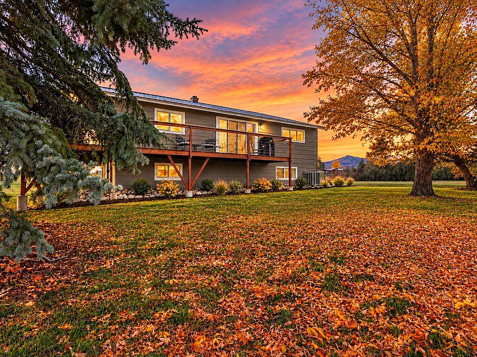 1st image of 782 Quast Ln
