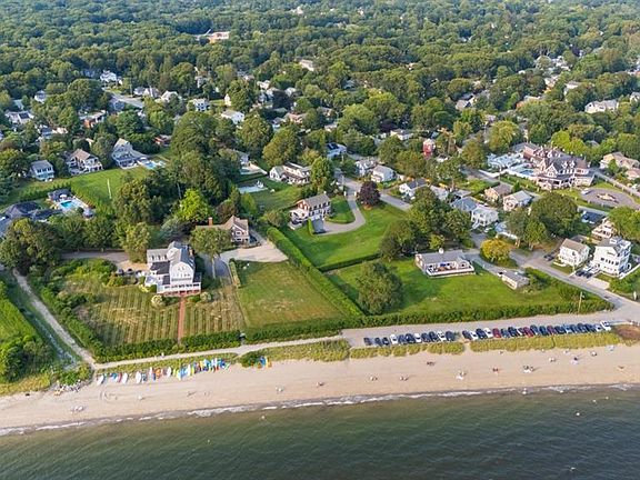 3rd image of 72 Bay Rd