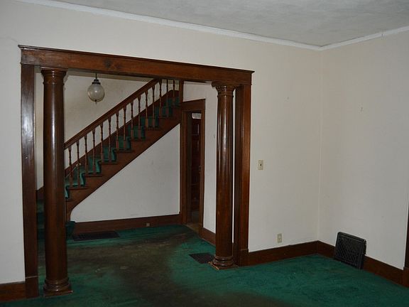 4th image of 210 Fuller Ave