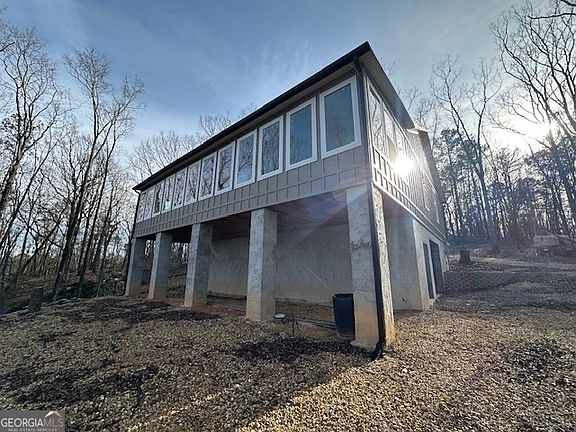 4th image of 245 Frontier Cir