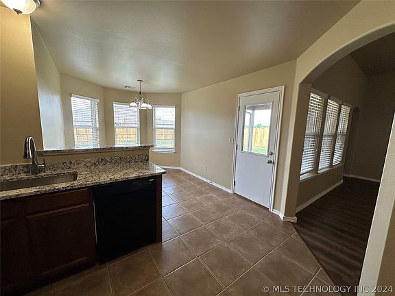 4th image of 206 Dp Newman Cir