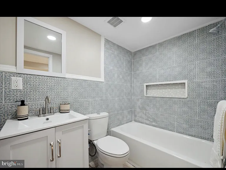 2626 Island Ave — Photo 9