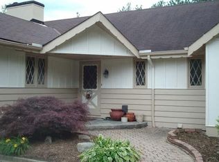 10133 Echo Hill Dr, Brecksville, OH 44141