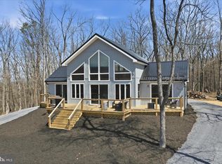 432 Lost Point Ln, Berkeley Springs, WV 25411