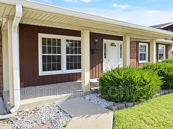 3rd image of 1329 Brenthaven Ln