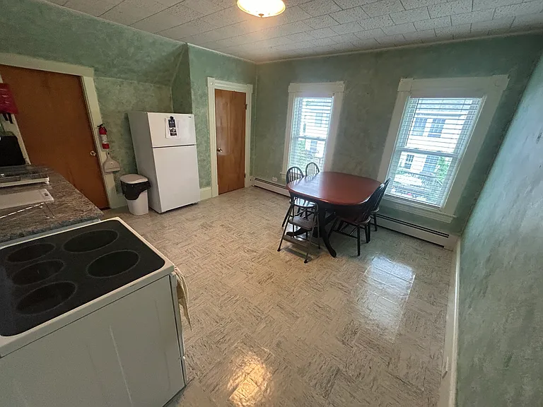 219 Mammoth Rd #1 — Photo 7
