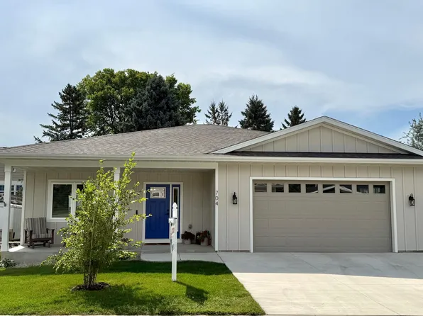 704 Maple Pl, Northfield, MN 55057
