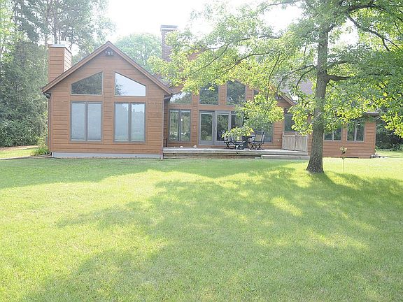 REAR OF HOME