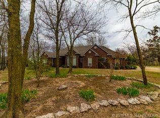 19865 E Redbud Dr, Owasso, OK 74055