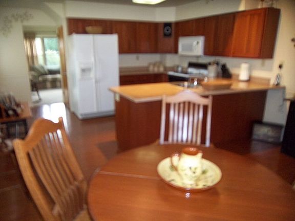 3rd image of 710 Pine St