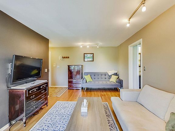 4th image of 5130 N Albany Ave APT 304
