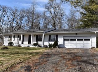 21 Roxbury Dr, Athens, OH 45701