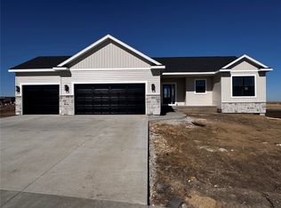 4162 Calder Dr, Marion, IA 52302