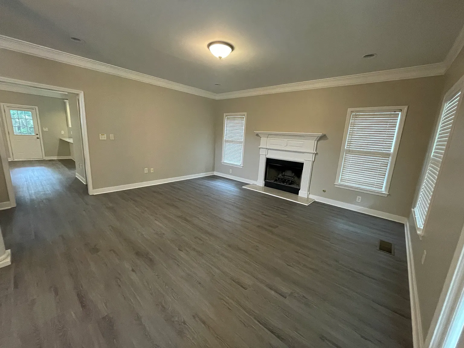 799 Hill St SE — Photo 2