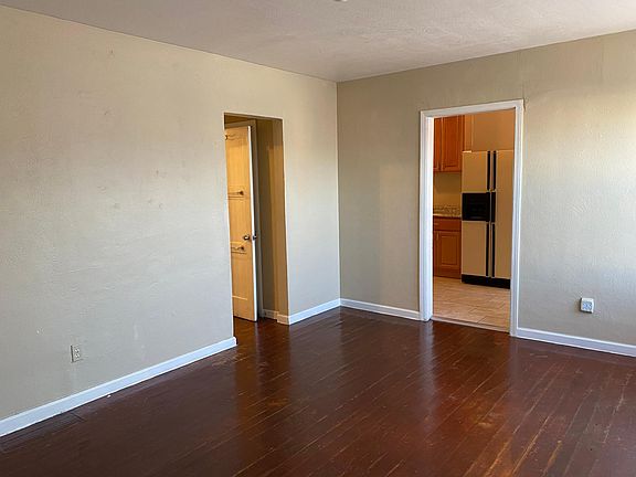 3rd image of 22369 Meekland Ave