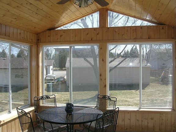 3rd image of 1112 Willow Ct