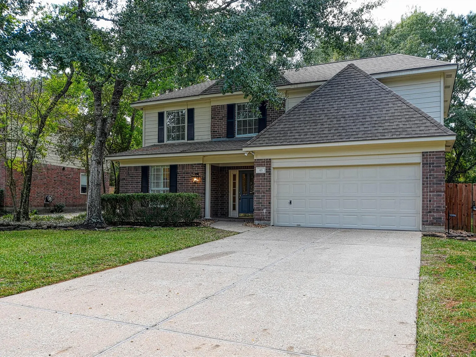 4 bed, 2.5 bath, 2519 sqft, $3,200 — Photo 2