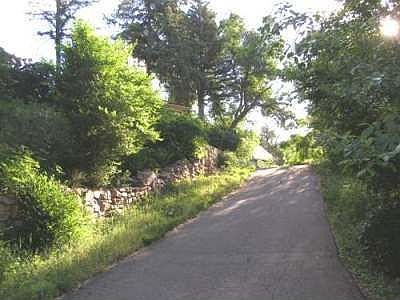 Secluded feel to home