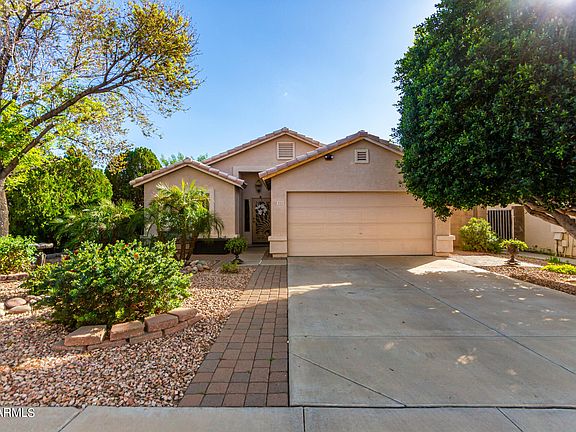 2nd image of 9319 W CINNABAR Avenue