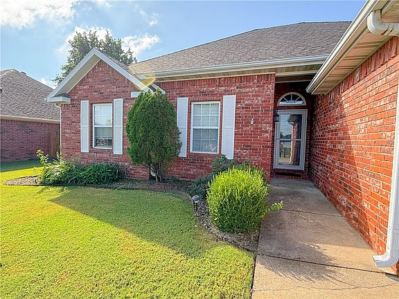 2nd image of 340 Brandons Loop