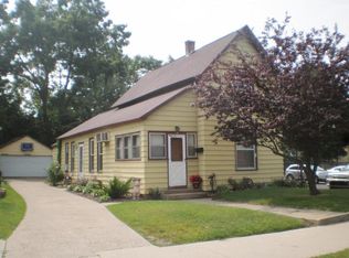 186 W 8th St, Holland, MI 49423