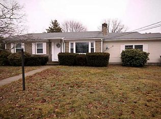 18 Bart Dr, Riverside, RI 02915