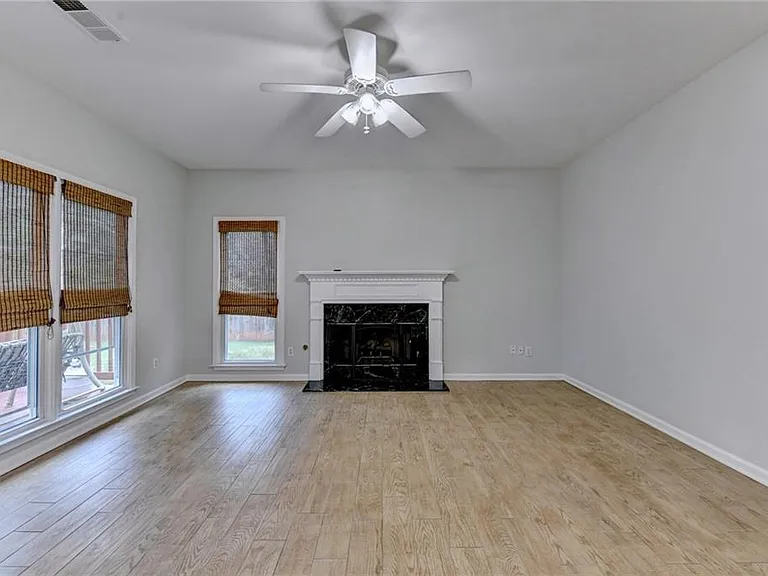 2835 Crestmont Ct — Photo 32