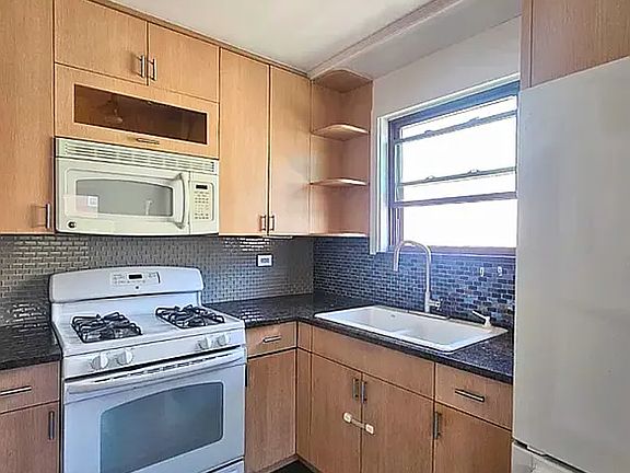 3rd image of 31-56 44th St #2B