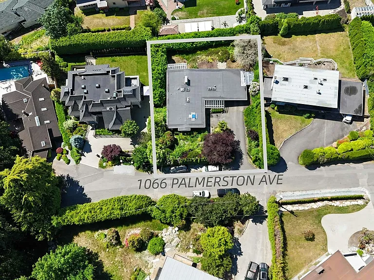 1066 Palmerston Ave — Photo 34