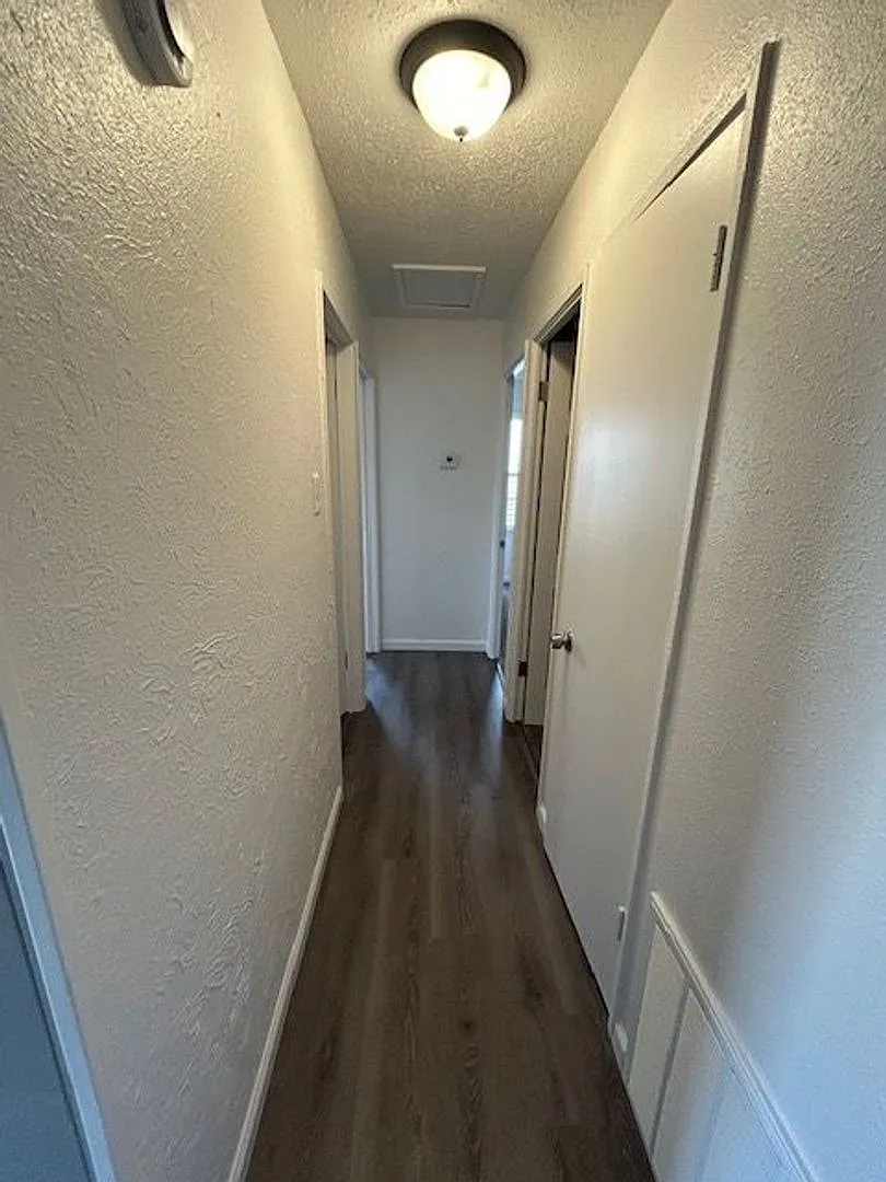 For Lease — Photo 4