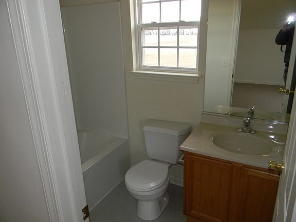 5th image of 221 N Brown St