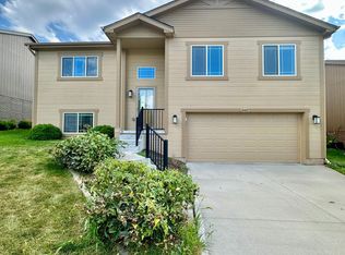 16407 Saratoga St, Omaha, NE 68116
