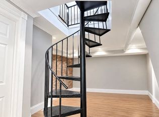 562 Hudson St #1D, New York, NY 10014