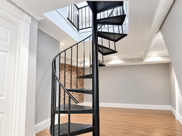 562 Hudson Street image 1 of 2