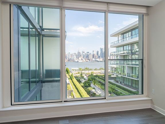 4th image of 1200 Avenue At Port Imperial APT 512