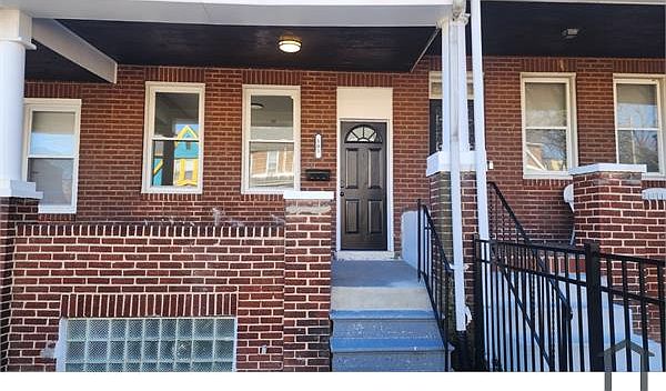 1st image of 105 S Morley St