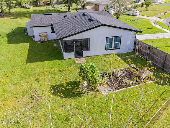 3rd image of 6863 LUBEC Court