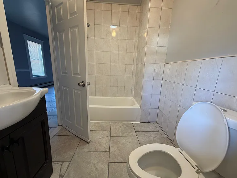 76 Hamilton St #2 — Photo 4
