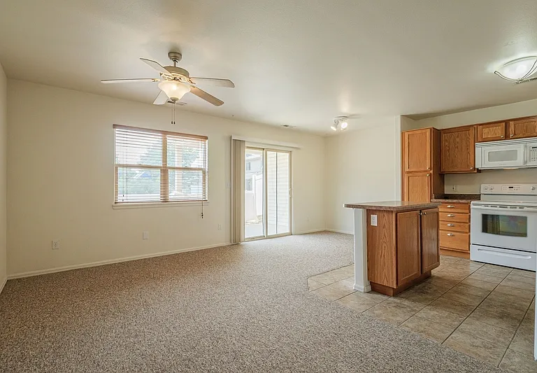 2475 Theresea Ln — Photo 2