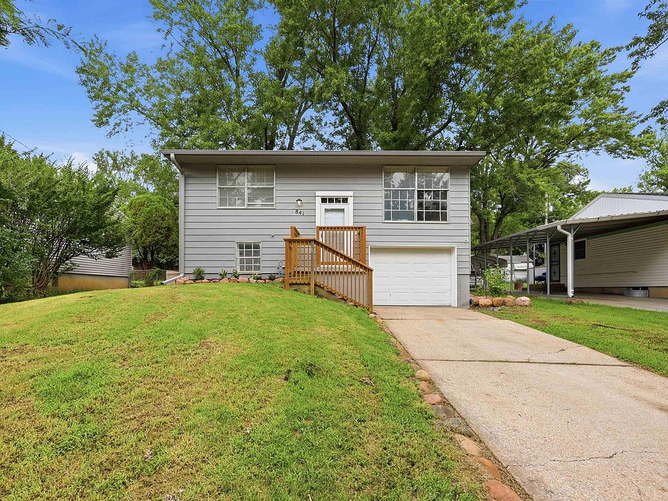1st image of 841 SE Brookside Dr