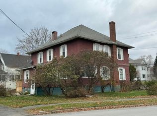 19 Park St, Presque Isle, ME 04769