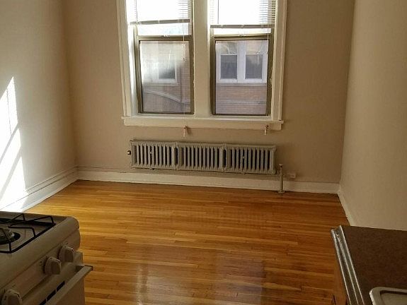 4th image of 1361 W Estes Ave #69-3G